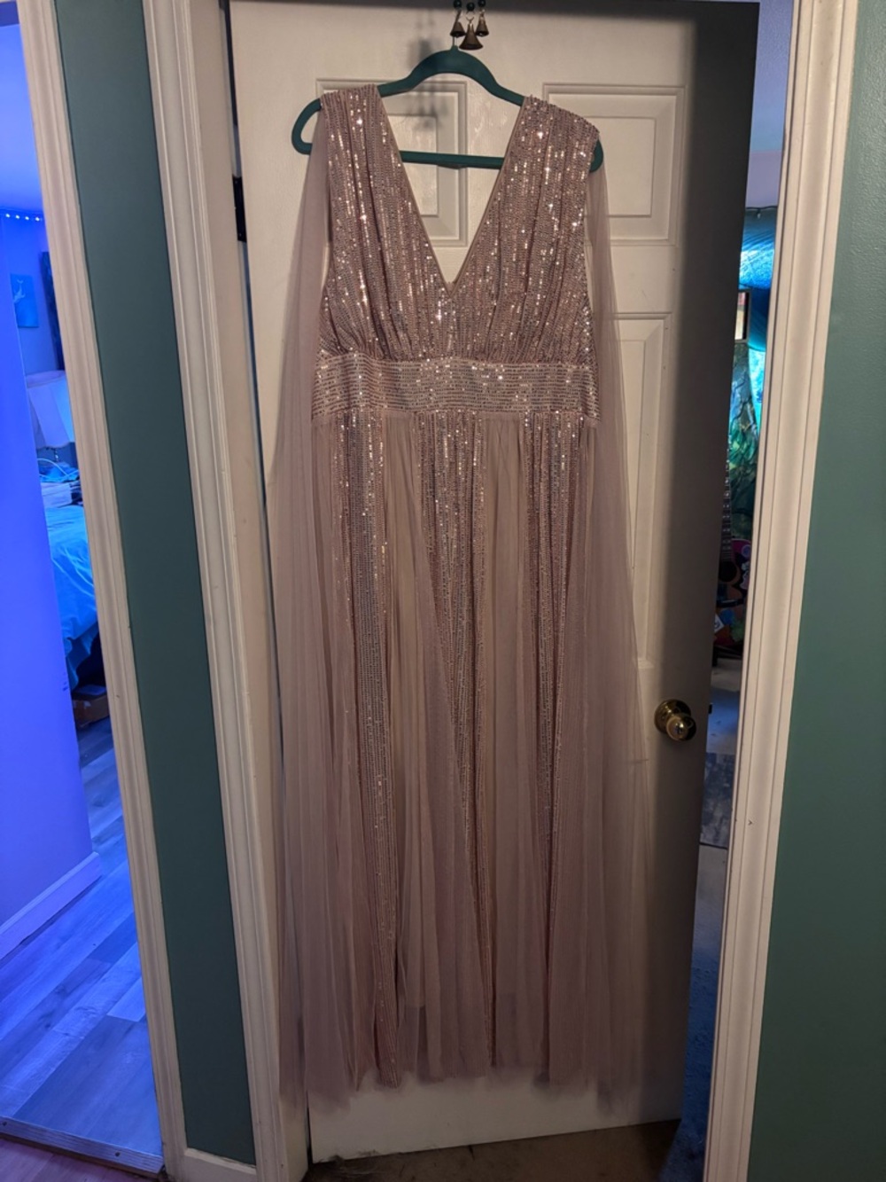 Elegant Blush Sequin V-Neck Evening Dress